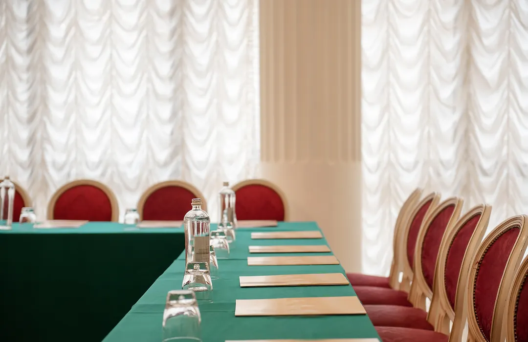 Hotel President-1